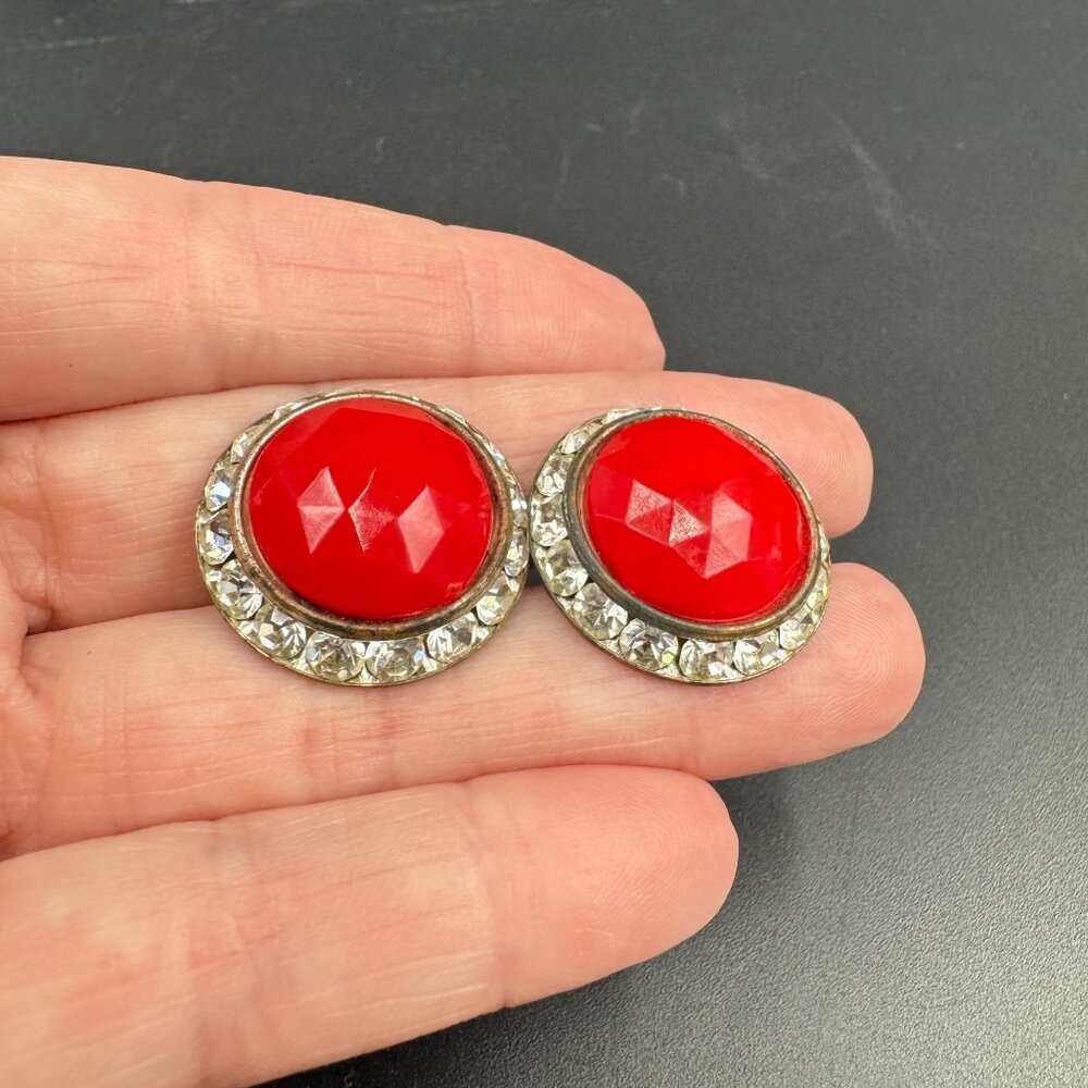 Vtg MCM Crystal Halo Button Earrings Faceted Cherry Red Lucite Screw Back - Picture 5 of 8